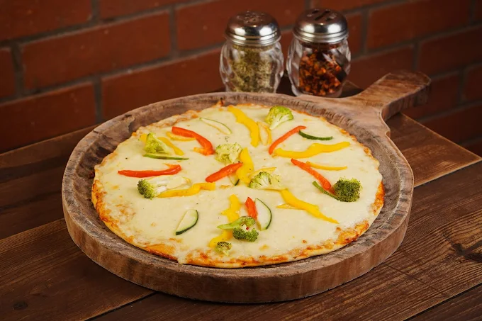 Vegetarian pizza with peppers